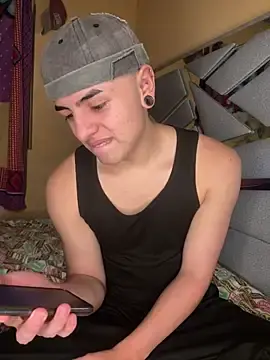 Stripchat Free Live Porn of KennyMcCormick_