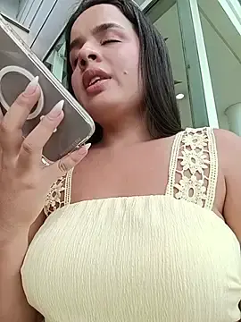 Stripchat Free Live Porn of Julieth_hot-69