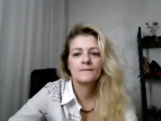 Xlovecam Adult Webcam of GladisBelle