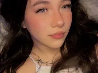 Xlovecam Best Webcam of SophieLiaz