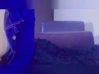 Xlovecam Watch Live Sex Cams of MissGilliSquirty