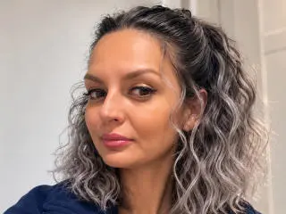 Xlovecam Watch Live Sex Cams of DouceAmelia