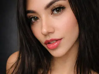 Xlovecam Live Sex Cam of SofieWhite