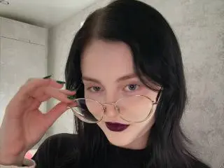 Xlovecam Free Live Porn of MakedaRiedell