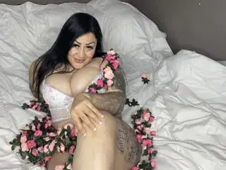 Xlovecam Sex Chat of KittyHotLady69