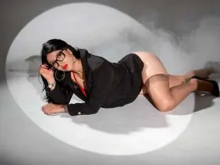 Xlovecam Sex Cam of ZarayFeet